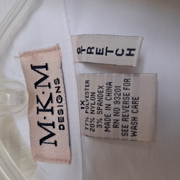 Nwot Deep V Blouse - Picture 5 of 5
